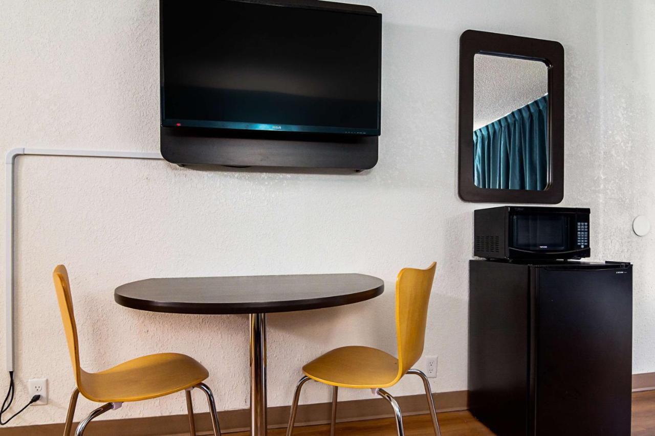 אשבורו Econo Lodge מראה חיצוני תמונה