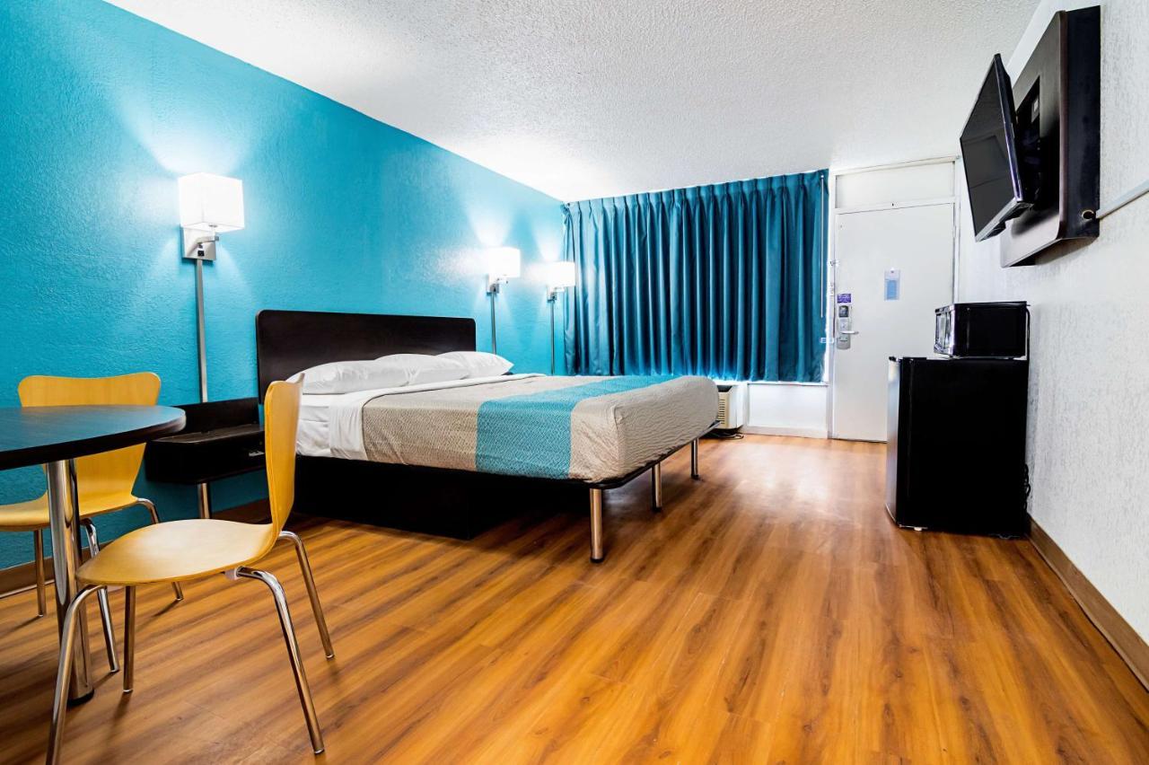 אשבורו Econo Lodge מראה חיצוני תמונה